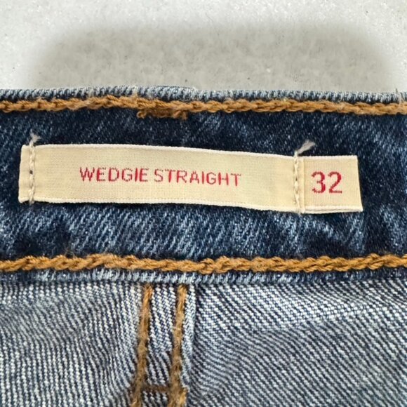 LEVI'S Wedgie Straight Button Fly Jeans - Picture 4 of 15